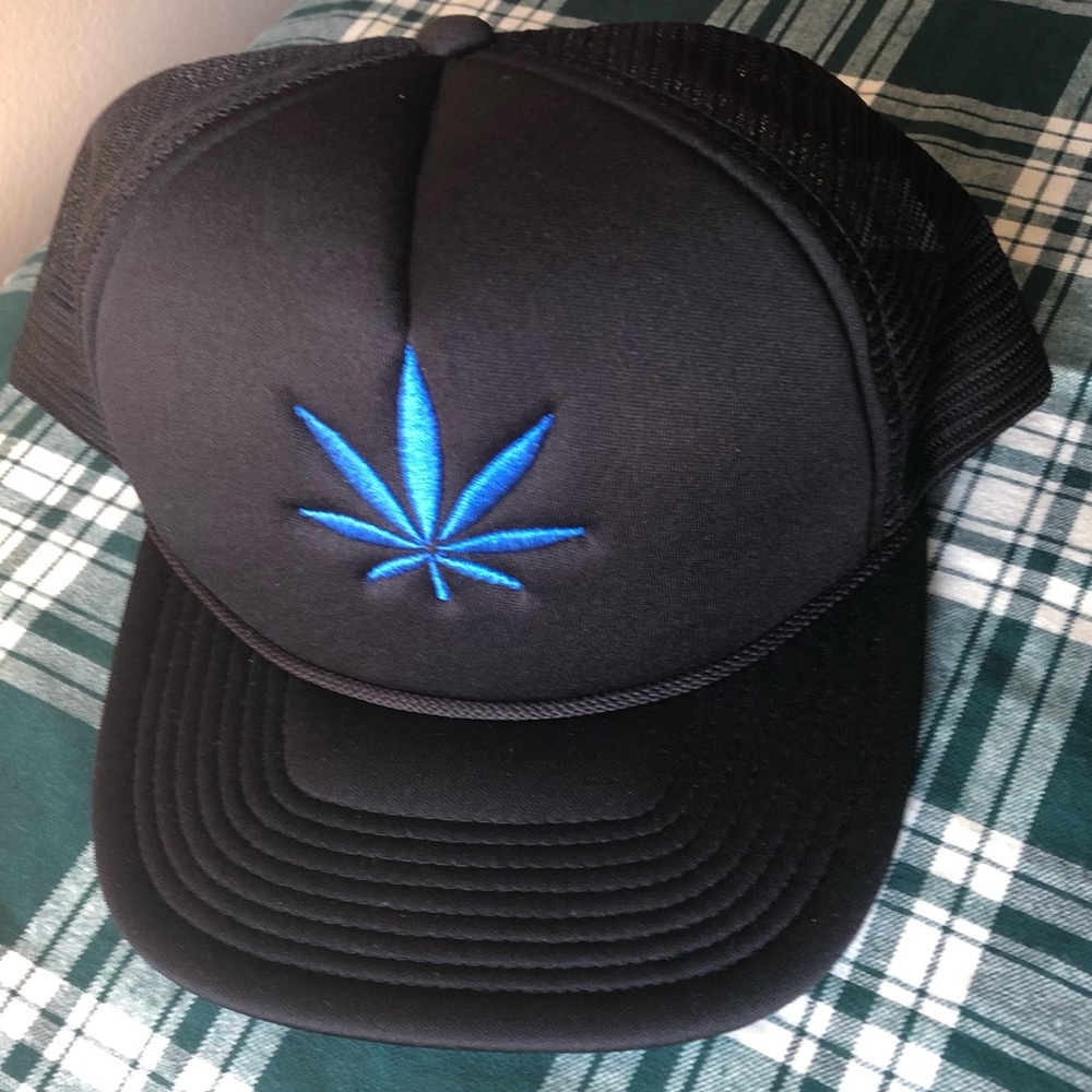 Trucker hat